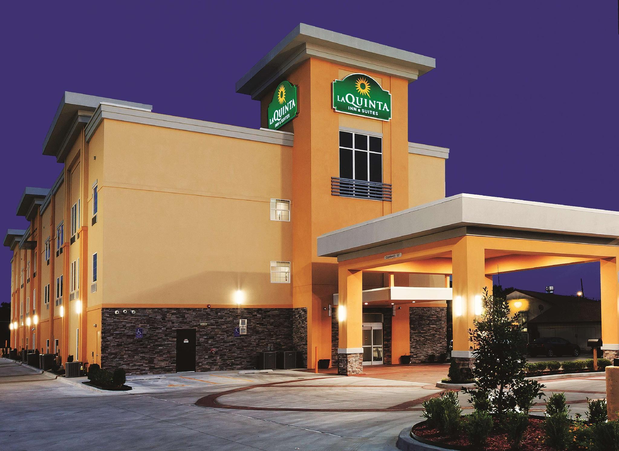 La Quinta By Wyndham Claremore Hotel Exterior photo